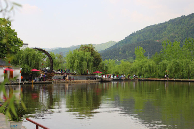 �ന������ɽׯ